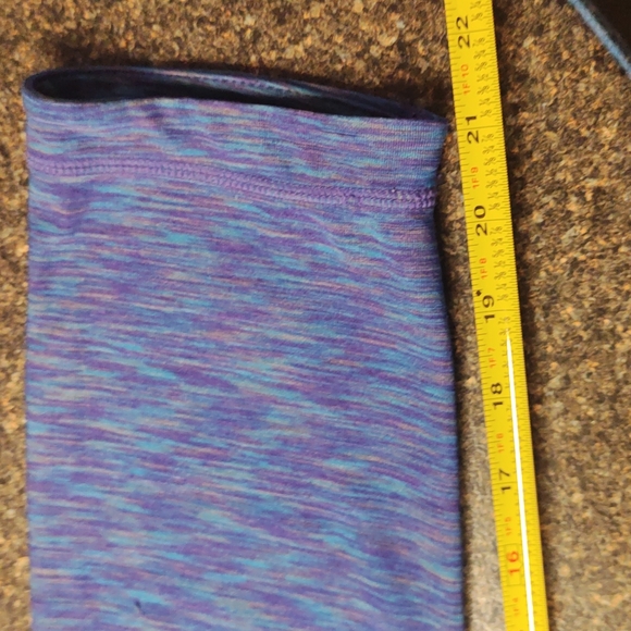 Sale! Danskin Reversible 2-in-1 Active Athletic Leggings - Capri length - Picture 9 of 12